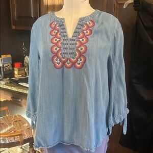 Multiples Sz M Denim Chambray Split Sleeve Embroidered Women's Top GUC